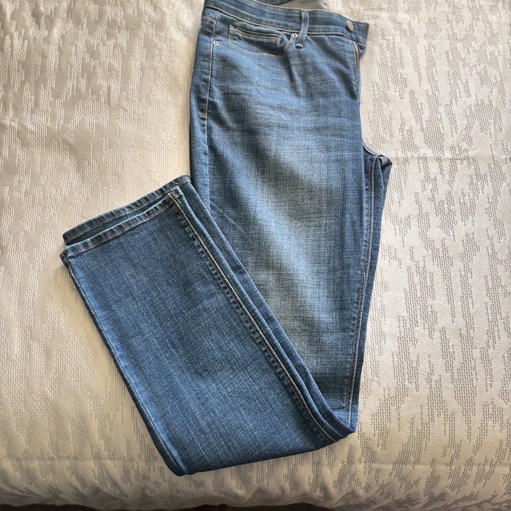 Women’s Levi Jeans